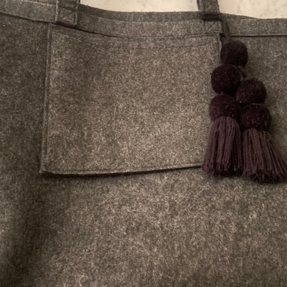 Oversized Felt Tote Charcoal Colour - Picture 5 of 8